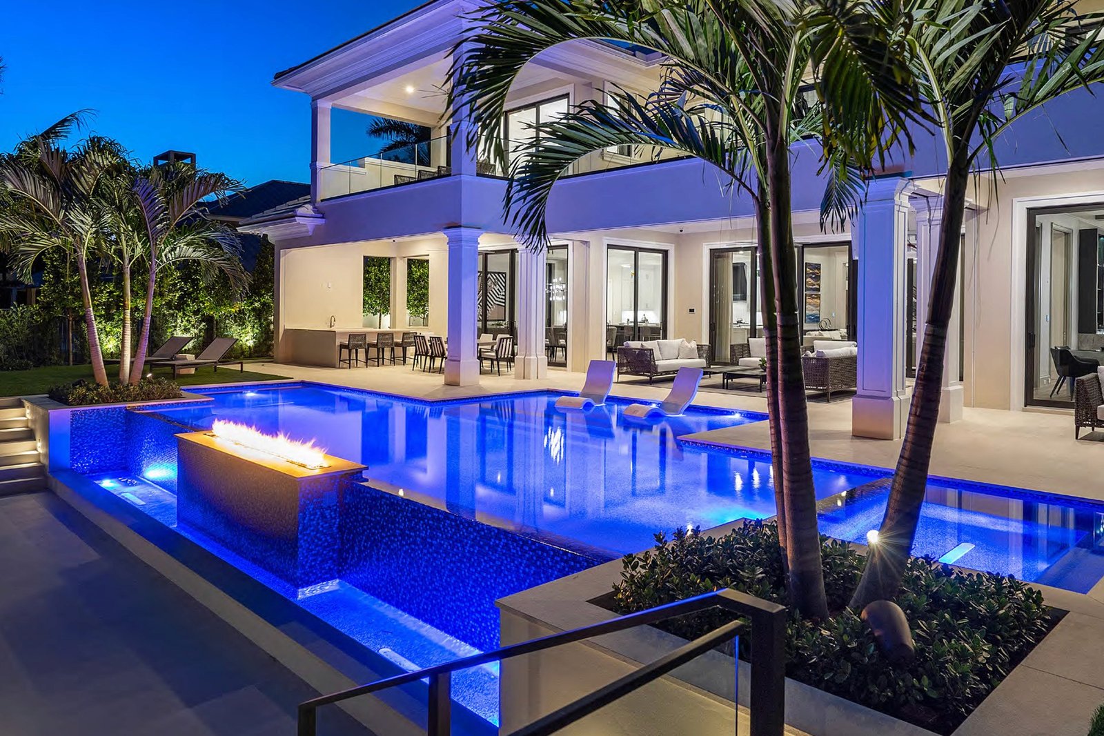 Luxury Pool with Deep Cove finish